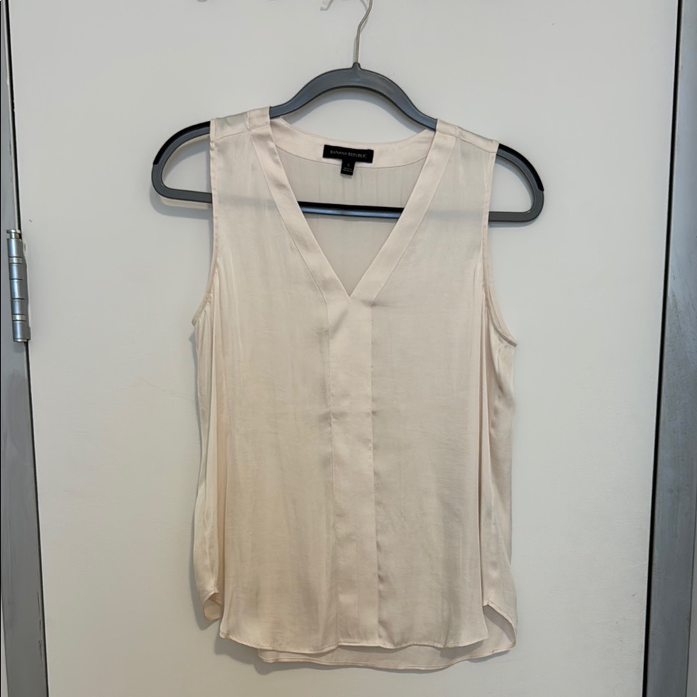Banana Republic Cream V-Neck Blouse